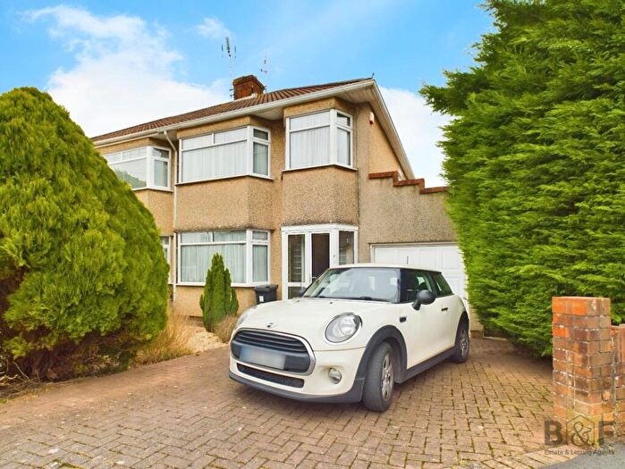 3 Bedroom Semi Detached House For Sale In Wenmore Close, Downend, BS16
