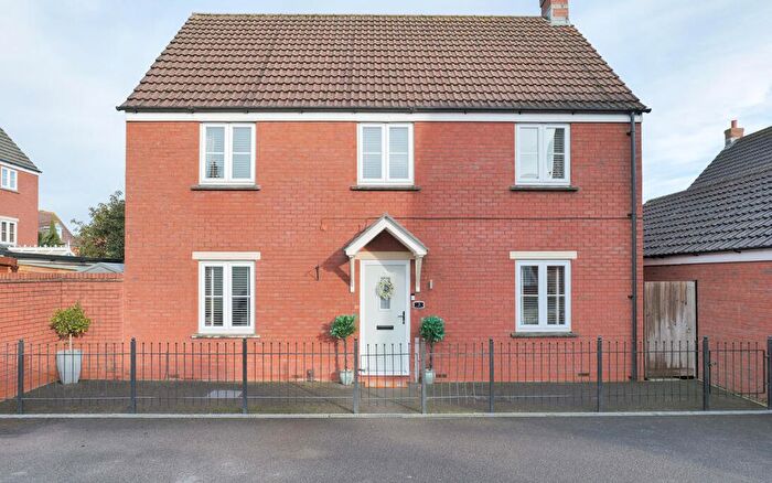 4 Bedroom Detached House For Sale In Britannia Close, Bowerhill, SN12