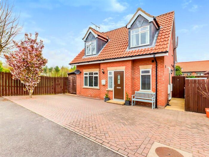 3 Bedroom Detached House For Sale In Sylvan Lea, Driffield, YO25