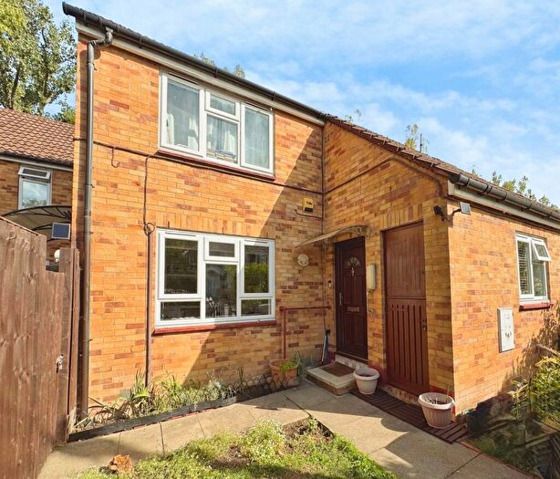 2 Bedroom Flat For Sale In Booth Road, London, NW9