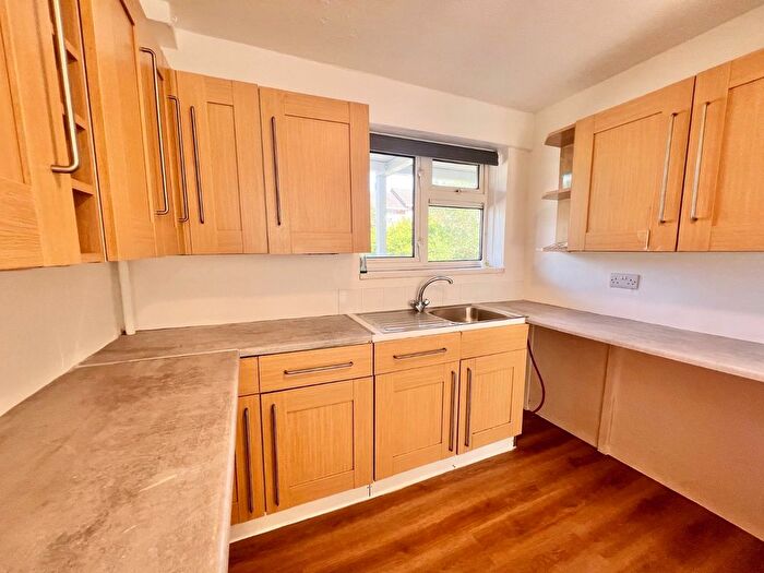 1 Bedroom Flat To Rent In Hurstbourne Place, Kingsclere Avenue, Southampton, Hampshire, SO19