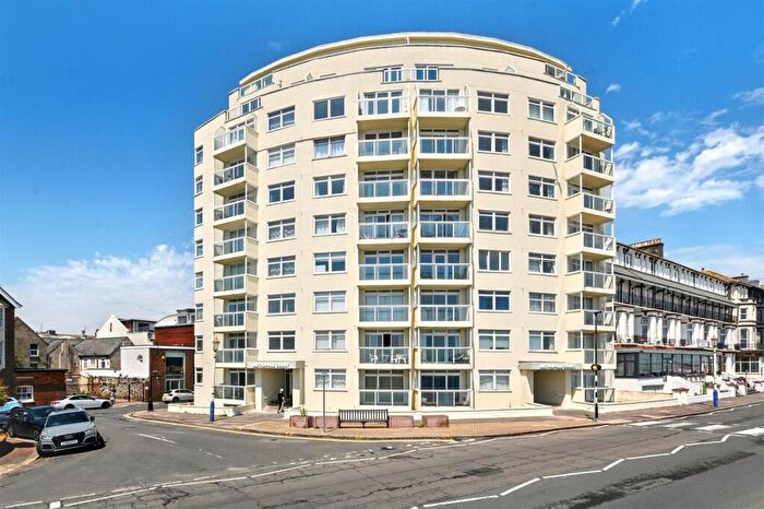 2 Bedroom Flat For Sale In Royal Parade, Eastbourne, BN22