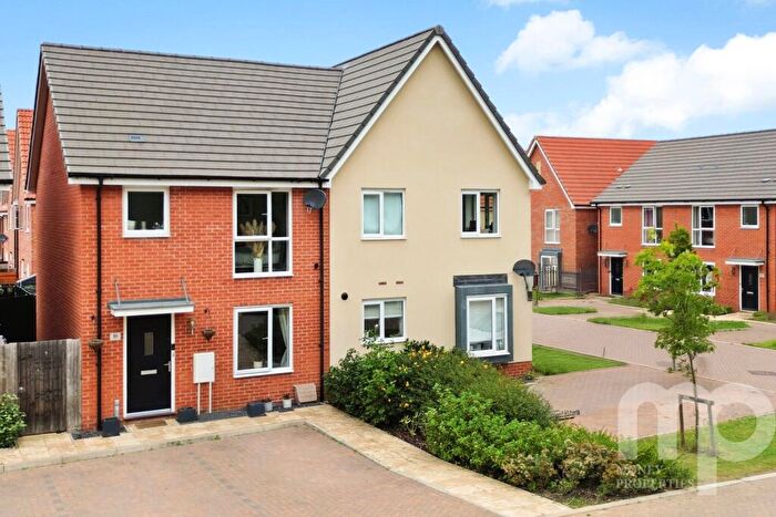 3 Bedroom Semi-Detached House For Sale In Velvet Close, Wymondham, NR18