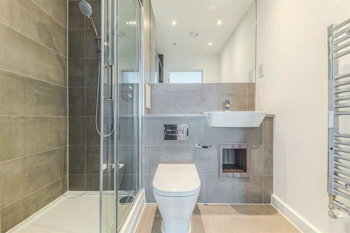 2 Bedroom Apartment To Rent In Bed, Th Floor Lapwing At The Halcyon In Fresh Wharf, IG11