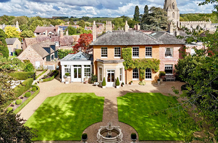 5 Bedroom Detached House For Sale In The Old Vicarage, Kimbolton, PE28