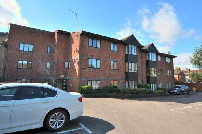 2 Bedroom Flat To Rent In Oakley Street, Northampton, NN1