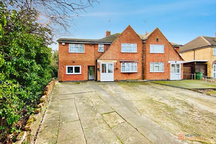 5 Bedroom Semi-Detached House For Sale In Kingsway, Leicester, LE3