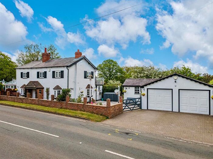 3 Bedroom Detached House For Sale In Old Warwick Road, Lapworth, Solihull, B94