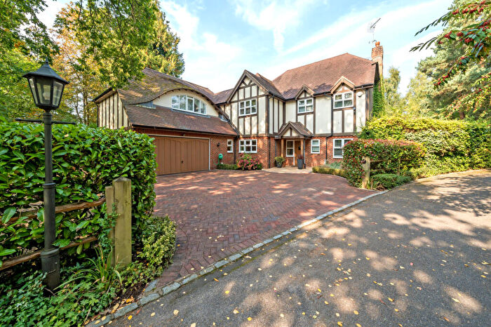 5 Bedroom Detached House For Sale In Glenfields, Stoke Poges, SL2
