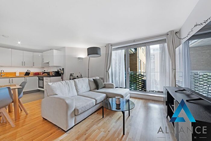 1 Bedroom Flat To Rent In Adriatic Building, Narrow Street, London, E14