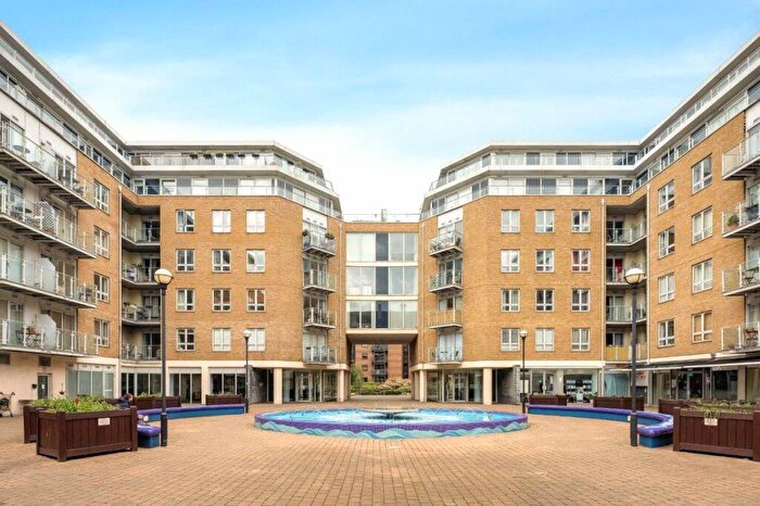 1 Bedroom Flat To Rent In Adriatic Building, Narrow Street, Limehouse, London, E14