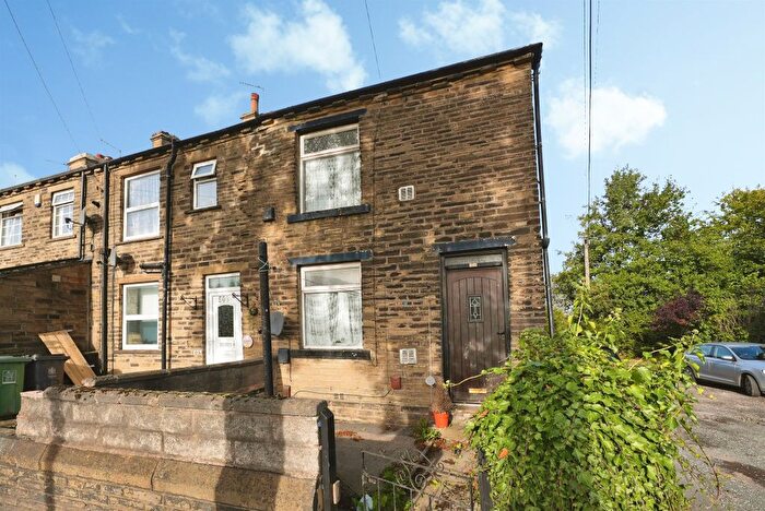 2 Bedroom Terraced House For Sale In Rooley Lane, Bradford, BD4