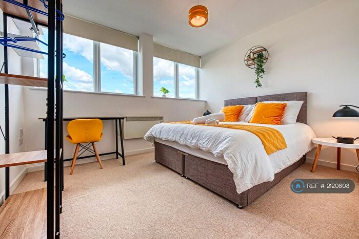 2 Bedroom Flat To Rent In Wella Road, Basingstoke, RG22