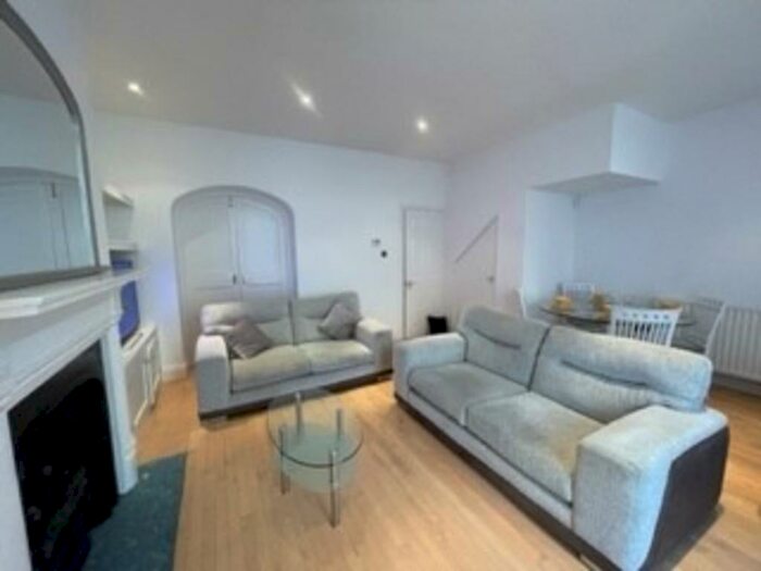 2 Bedroom End Of Terrace House To Rent In East Front, Brandling Place, Jesmond, Newcastle, NE2