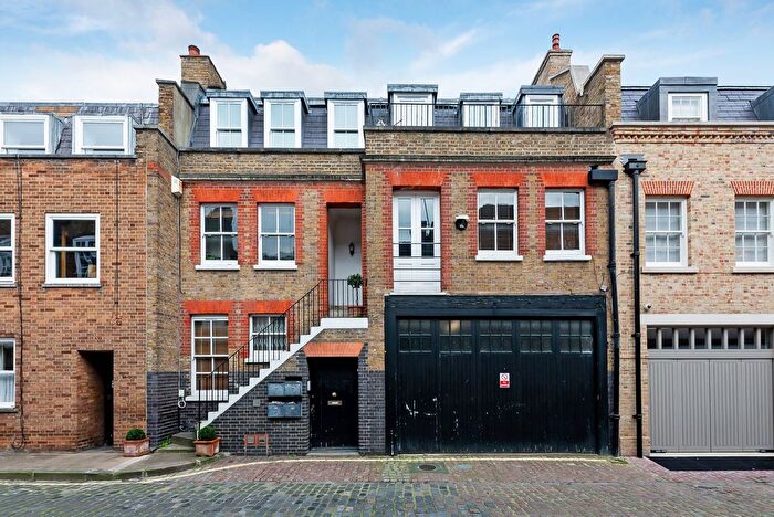 2 Bedroom Flat To Rent In Weymouth Mews, London, W1G