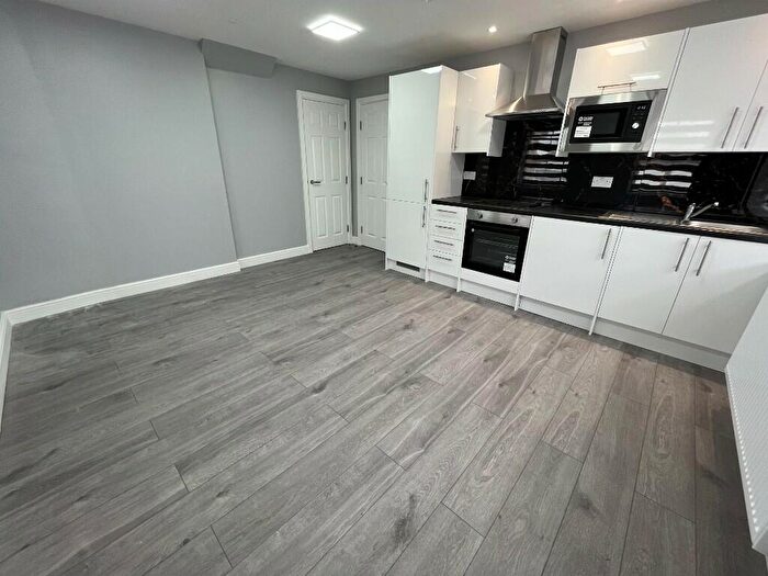 2 Bedroom Flat To Rent In The Burroughs, London, NW4