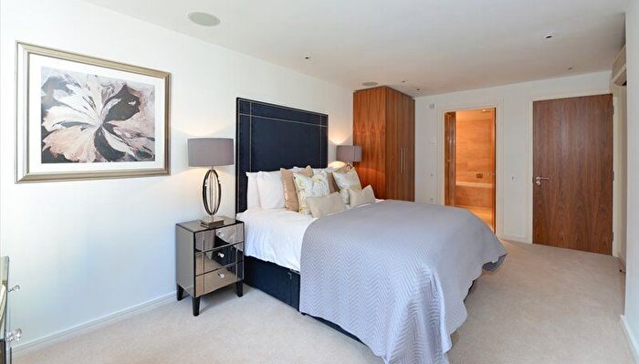 2 Bedroom Flat To Rent In Kensington, W8