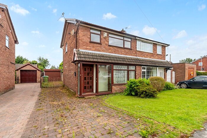 3 Bedroom Property For Sale In Meadow Lane, Fearnhead, WA2