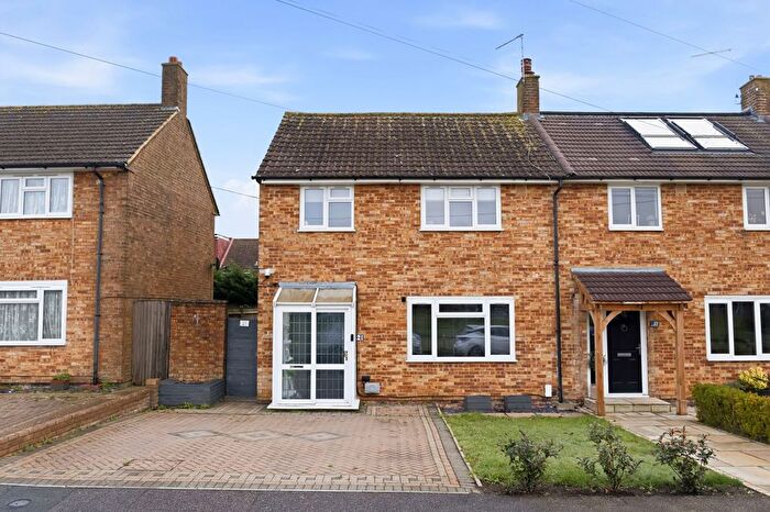 3 Bedroom End Terrace House For Sale In Acres Gardens, Tadworth, KT20
