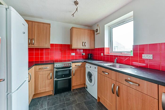 2 Bedroom Flat To Rent In Old Park Mews, Hounslow, TW5