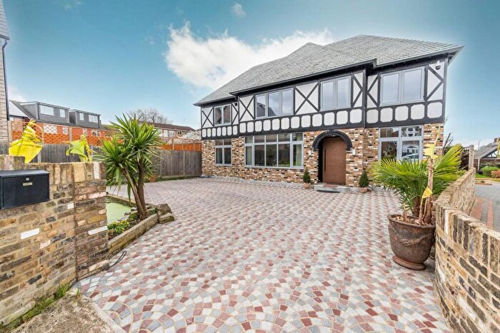 7 Bedroom Detached House For Sale In Elmwood Crescent, Kingsbury, London, NW9