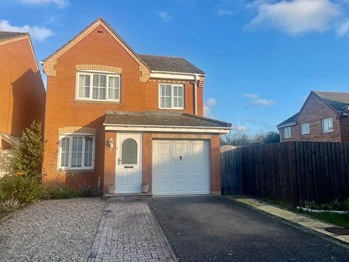 3 Bedroom Detached House For Sale In Snowdrop Walk, Biggleswade, SG18
