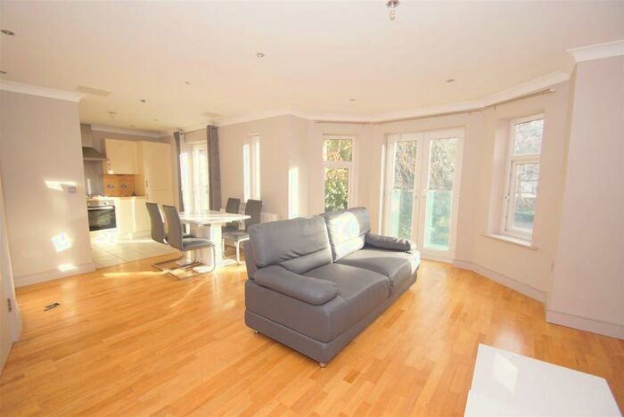 2 Bedroom Flat To Rent In The Hall, Chapel Allerton, Leeds, LS7
