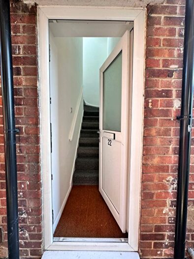 2 Bedroom Flat To Rent In West End Lane, Harlington, Hayes, UB3