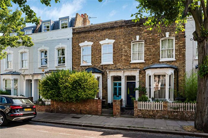 3 Bedroom Terraced House For Sale In Oldfield Road, London, N16