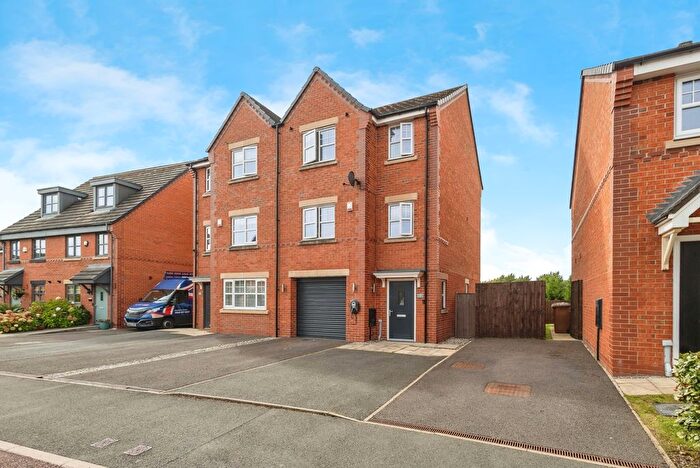 4 Bedroom Semi-detached House For Sale In Woodhouses Avenue, Audenshaw, Manchester, Greater Manchester, M34