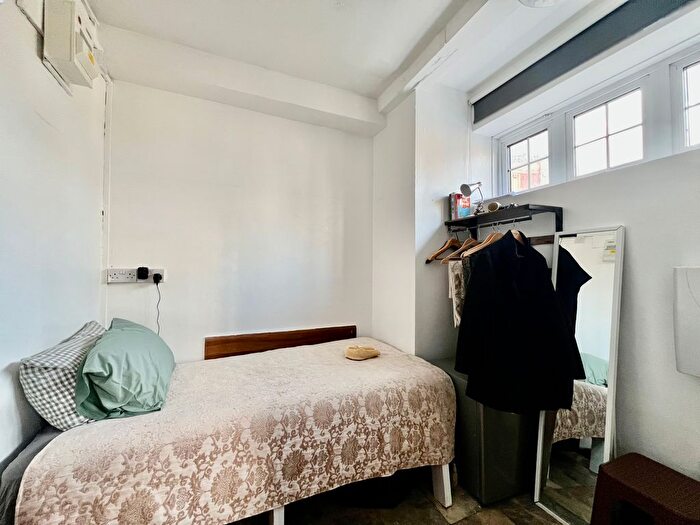 Studio To Rent In Brompton Road, London, SW3