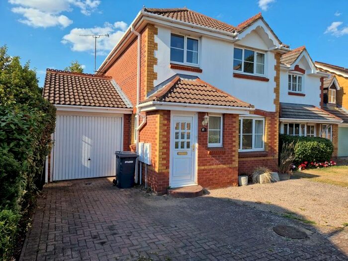 3 Bedroom Detached House To Rent In Curie Close, Rugby, CV21