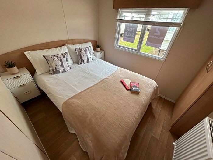 2 Bedroom Mobile/park Home For Sale In Hythe Road, Dymchurch, Romney Marsh, TN29