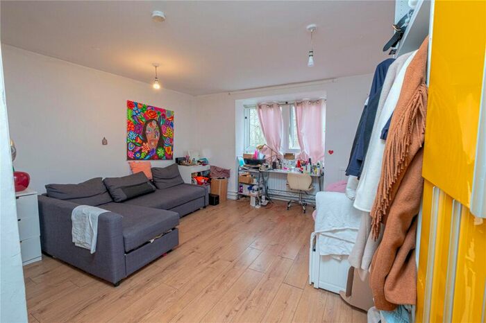 1 Bedroom Apartment To Rent In Crowfield House, Highbury New Park, Islington, London, N5