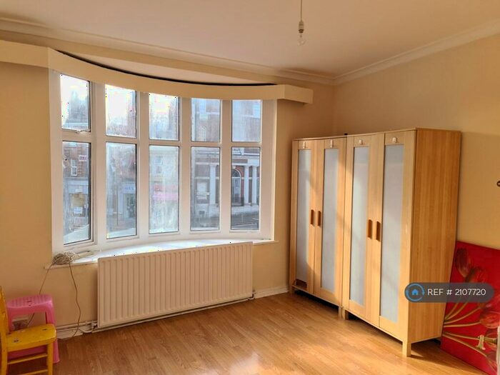 2 Bedroom Flat To Rent In Finchley Lane, London, NW4
