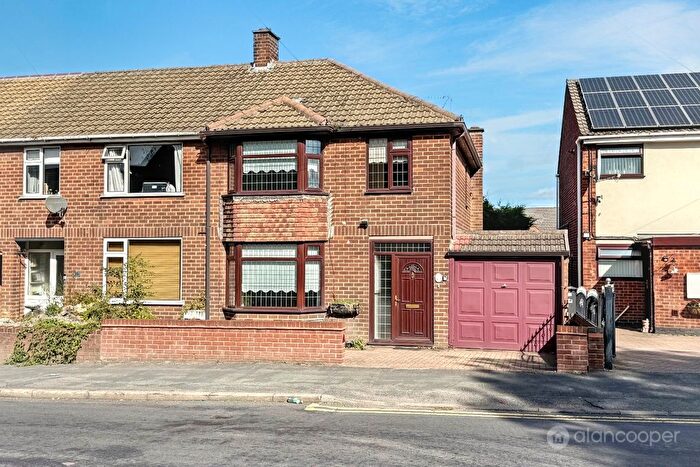 3 Bedroom End Terrace House For Sale In Whittleford Road, Stockingford, Nuneaton, CV10