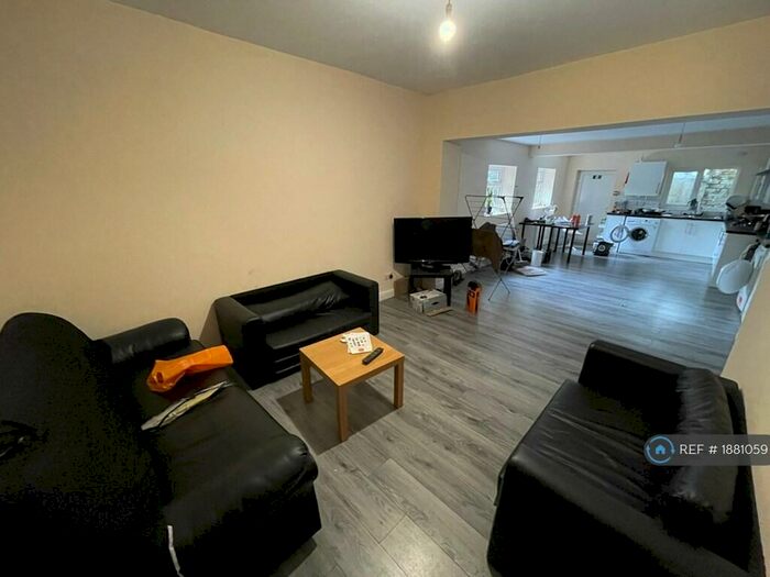 6 Bedroom End Of Terrace House To Rent In Westbourne Road, Manchester, M14