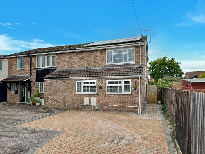 3 Bedroom Semi-Detached House For Sale In Priory Avenue, Swavesey, Cambridge, CB24