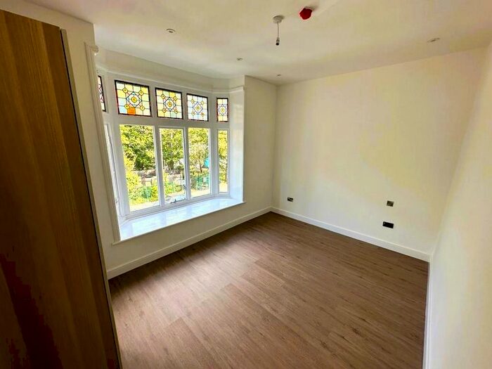 2 Bedroom Flat To Rent In East Avenue, Leicester, LE2