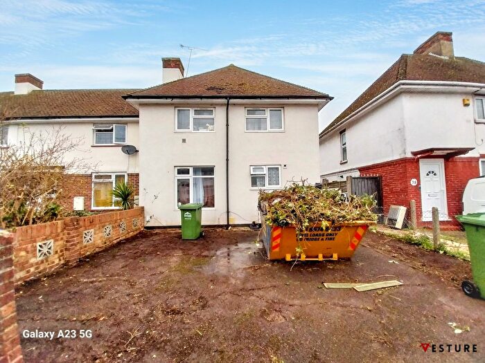 4 Bedroom Semi-Detached House For Sale In Viola Avenue, Ashford, TW19