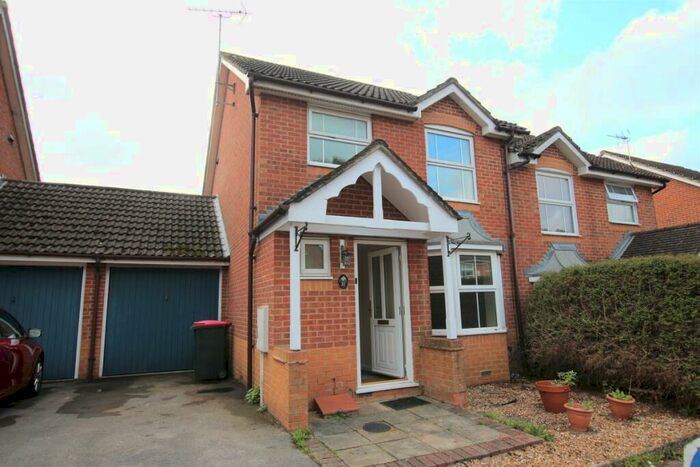3 Bedroom Semi-Detached House To Rent In Penfold Road, Maidenbower, RH10