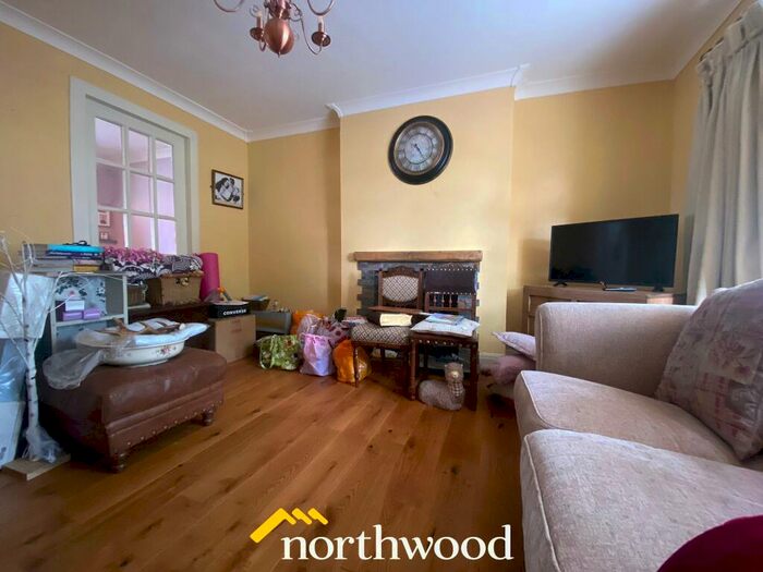 3 Bedroom Semi-Detached House To Rent In Bloomhill Close, Moorends, Doncaster, DN8