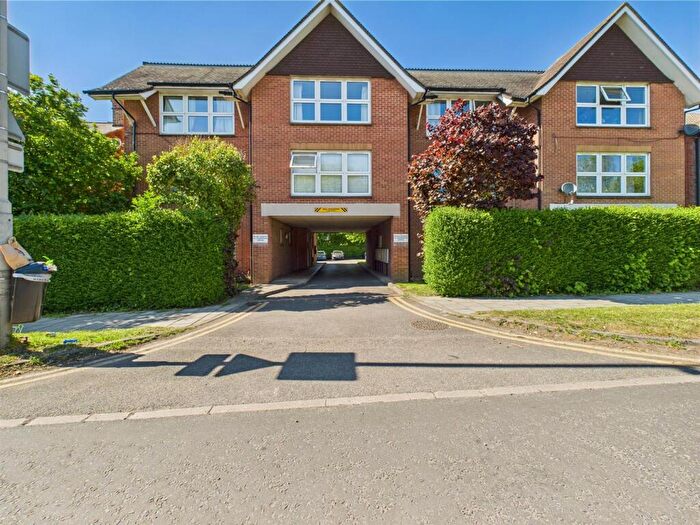 2 Bedroom Flat For Sale In Bierton Road, Aylesbury, Buckinghamshire, HP20