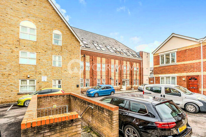 1 Bedroom Flat To Rent In Trafalgar Street, Gillingham, Kent, ME7