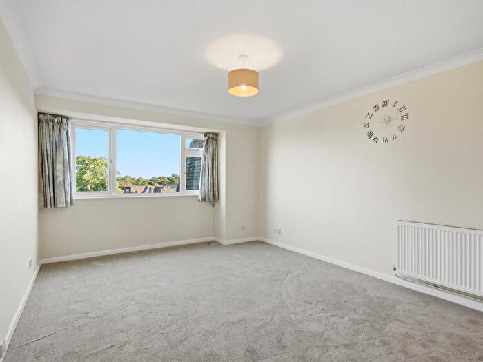 2 Bedroom Flat For Sale In Laburnum House, Redhill Drive, BH10