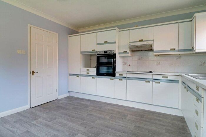 2 Bedroom Bungalow For Sale In Blacksmiths Close, Barrow-upon-Humber, Lincolnshire, DN19