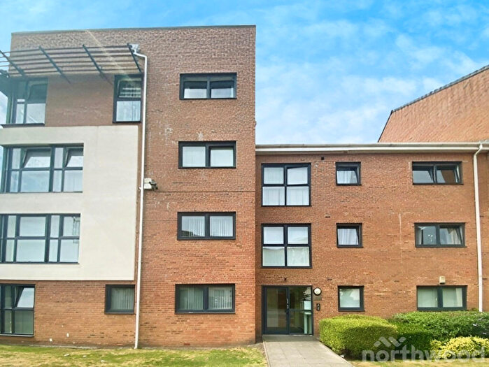 2 Bedroom Flat For Sale In Lowbridge Court, Garston, Liverpool, L19