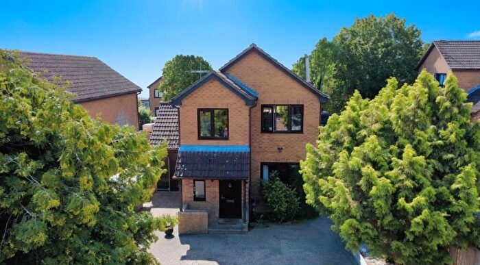 3 Bedroom Detached House To Rent In Sibley Park Road, Earley, Reading, RG6