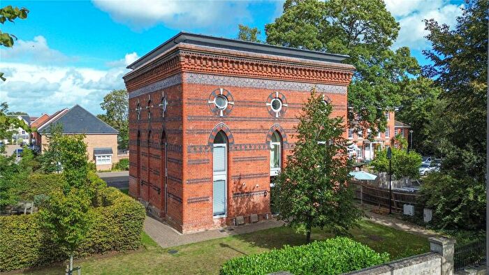 2 Bedroom Maisonette For Sale In Bath Road, Reading, Berkshire, RG1