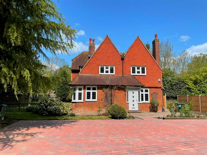 Detached House To Rent In Ash Road, Ash, Sevenoaks, TN15